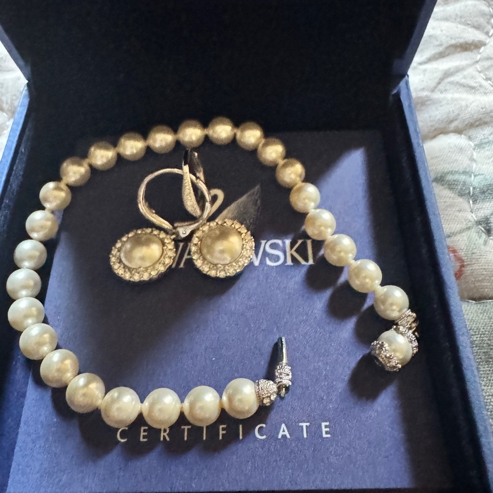 Swarovski Cream Pearl Jewelry Set